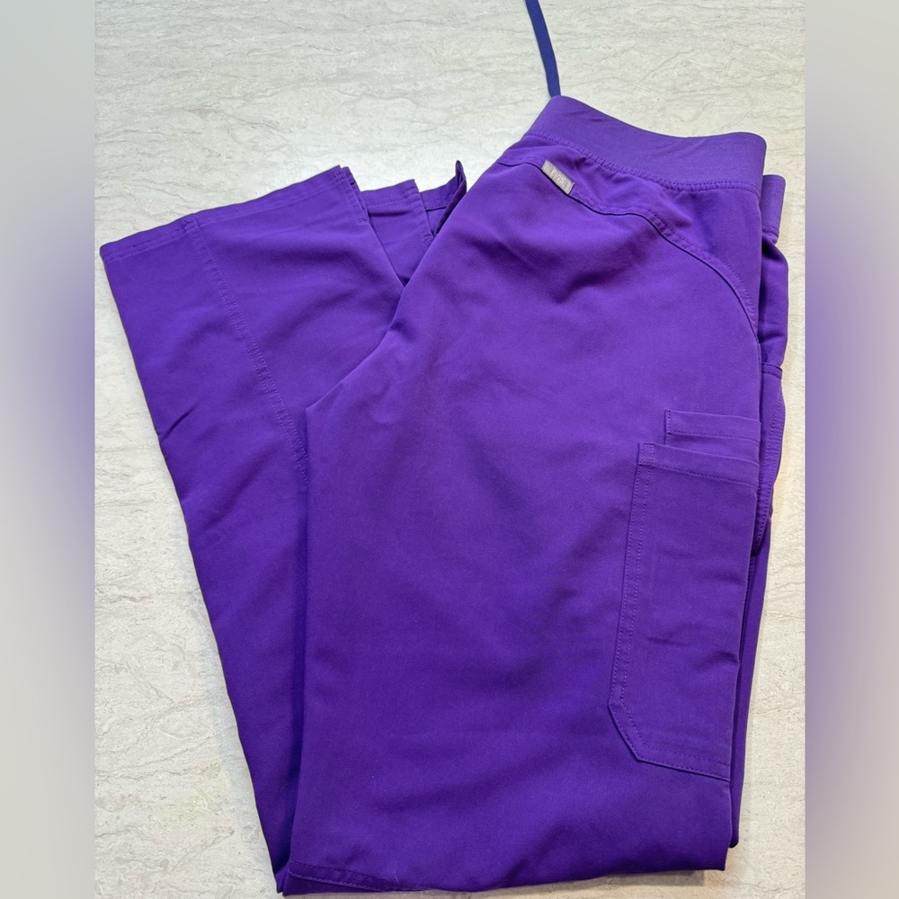 Figs Scrub bottoms kade size medium tall in grape purple. Great used condition.